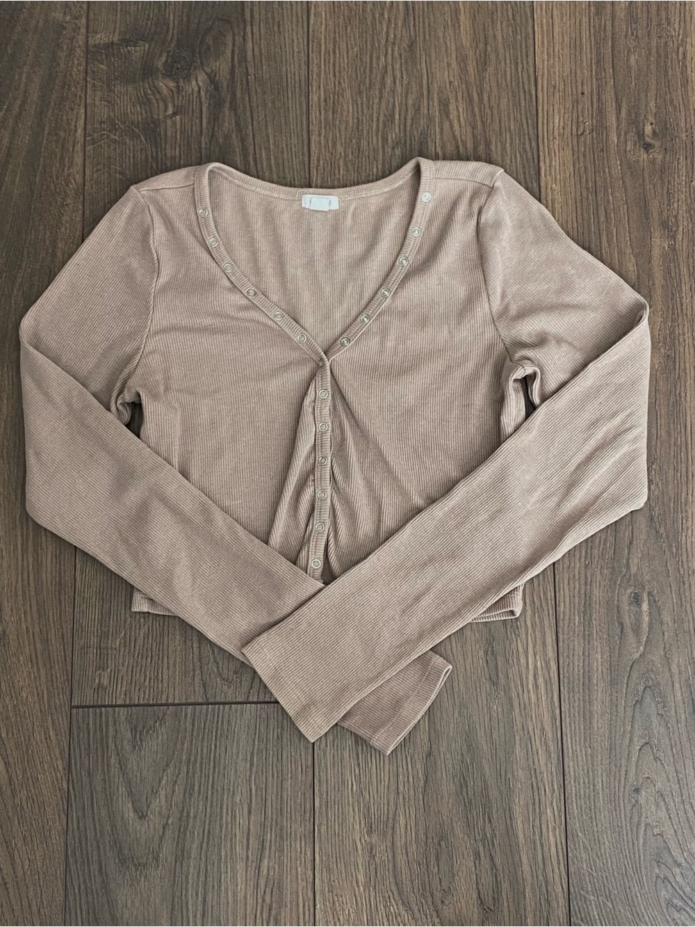 Garage Taupe Ribbed V-Neck Button-Front Long Sleeve Crop Top